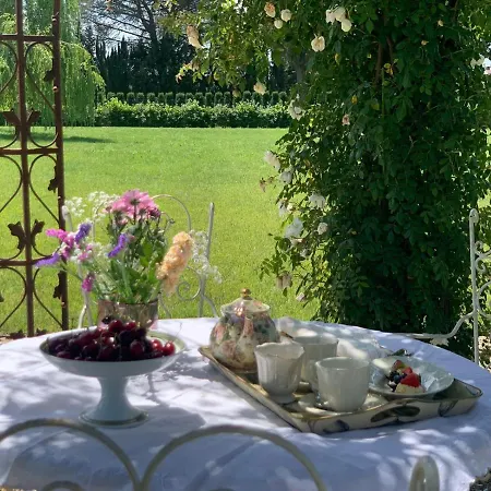 Country Corniola Bed & Breakfast *